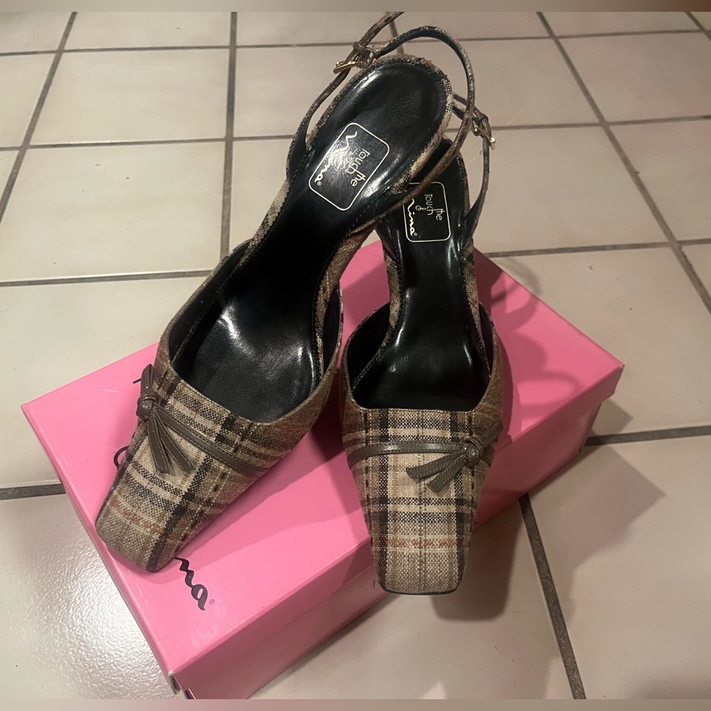 The Touch of Nina gently worn dress shoes